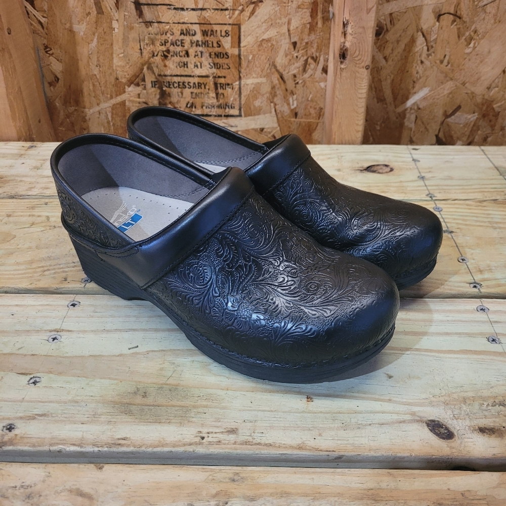 Dansko LT Pro Tooled Clogs Shoes Black Floral Womens Size 39 (US 8.5-9)